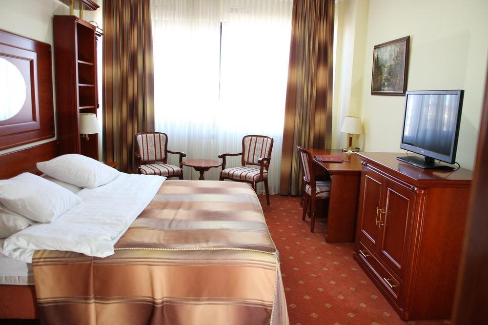 Hotel Galleria Subotica Exterior photo